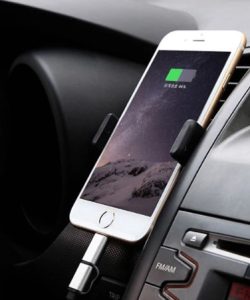 Araba Klimasına Takılan Telefon Tutucu Kıskaç